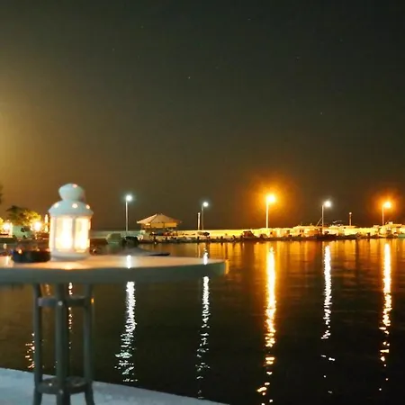 Evia Mare ホテル *